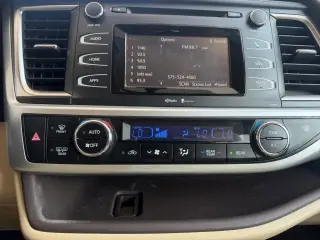 Toyota Highlander 2015 AWD LE 4dr SUV