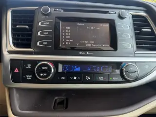 Toyota Highlander 2015 AWD LE 4dr SUV