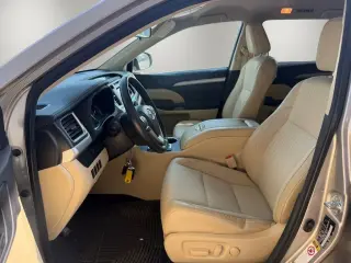 Toyota Highlander 2015 AWD LE 4dr SUV