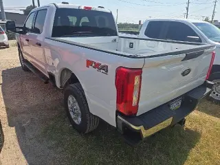 Ford F-250 Super Duty 2025 4x4 XLT 4p. Cabina de Tripulación 6,8 ft. SB Pick-up