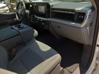 Ford F-250 Super Duty 2025 4x4 XLT 4p. Cabina de Tripulación 6,8 ft. SB Pick-up