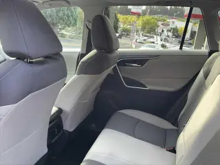 Toyota RAV4 2023 AWD XLE 4dr SUV