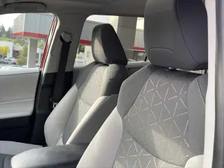 Toyota RAV4 2023 AWD XLE 4dr SUV