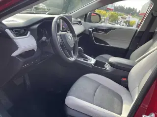 Toyota RAV4 2023 AWD XLE 4dr SUV