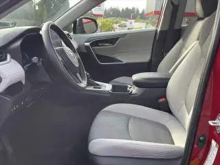Toyota RAV4 2023 AWD XLE 4dr SUV