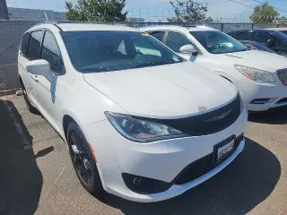 Chrysler Pacifica 2019 Touring L 4dr Mini-Van
