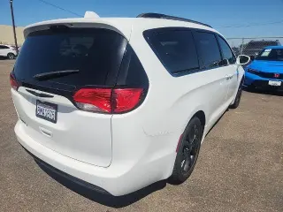 Chrysler Pacifica 2019 Touring L 4dr Mini-Van