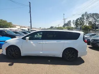 Chrysler Pacifica 2019 Touring L 4dr Mini-Van