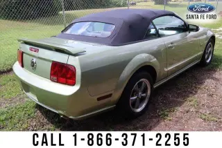 Ford Mustang GT Deluxe cabrio de 2 puertas, año 2006