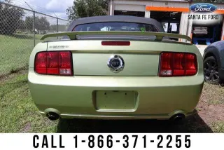 Ford Mustang GT Deluxe cabrio de 2 puertas, año 2006