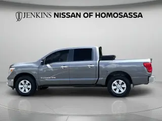 Nissan Titan 2019 4x4 SV 4dr Crew Cab