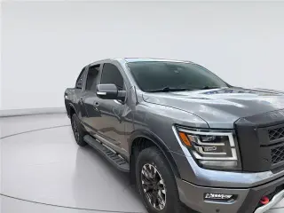 Nissan Titan 2020 4x4 PRO-4X 4 puertas Crew Cab carrocería corta de 5.6 pies
