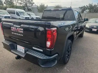 GMC Sierra 1500 2023 4x4 Elevation 4 puertas Crew Cab 5,8 pies SB