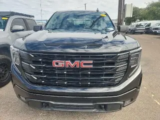 GMC Sierra 1500 2023 4x4 Elevation 4 puertas Crew Cab 5,8 pies SB