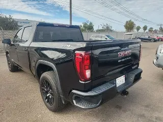 GMC Sierra 1500 2023 4x4 Elevation 4 puertas Crew Cab 5,8 pies SB
