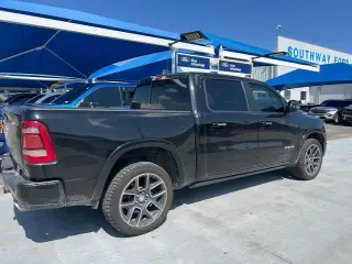Ram 1500 2022 4x2 Laramie 4dr Crew Cab 5.6 ft. SB Pickup