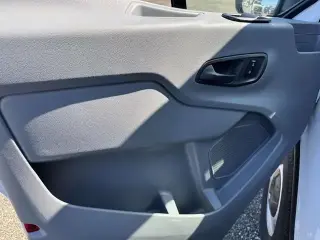 Ford Transit 2019 250 3dr SWB Techo Bajo Furgoneta de Carga con Puerta Corredera del Pasajero Lateral