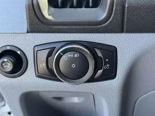 Ford Transit 2019 250 3dr SWB Techo Bajo Furgoneta de Carga con Puerta Corredera del Pasajero Lateral