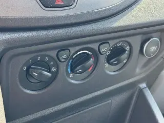 Ford Transit 2019 250 3dr SWB Techo Bajo Furgoneta de Carga con Puerta Corredera del Pasajero Lateral