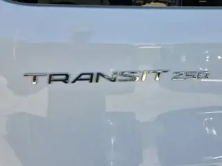 Ford Transit 2025 250 3dr SWB Techo Bajo Furgoneta de Carga