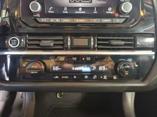 Nissan Pathfinder 2023 AWD SV 4p SUV