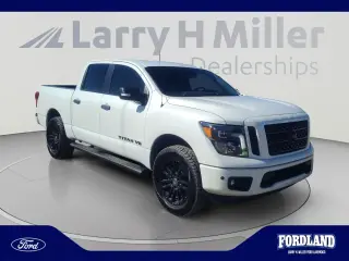 Nissan Titan 2019 4x4 S 4dr Crew Cab