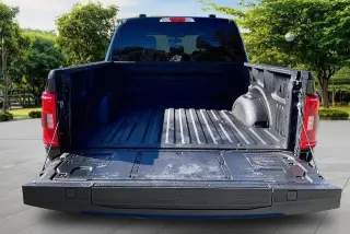 Ford F-150 2023 4x4 XLT 4p SuperCrew 5.5 ft. CB