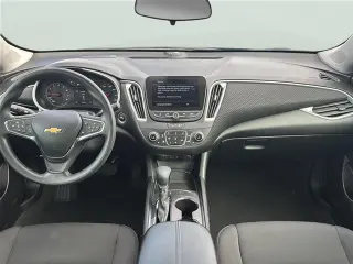 Chevrolet Malibu 2025 versión LT sedán de 4 puertas, paquete 1LT