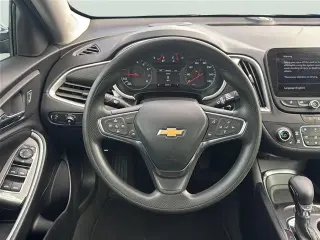 Chevrolet Malibu 2025 versión LT sedán de 4 puertas, paquete 1LT