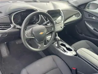 Chevrolet Malibu 2025 versión LT sedán de 4 puertas, paquete 1LT