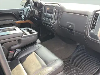 Chevrolet Silverado 1500 2017 4x4 LTZ 4p Cab Doble 6.5 pies SB