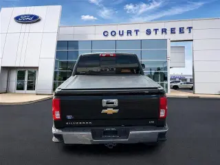 Chevrolet Silverado 1500 2017 4x4 LTZ 4p Cab Doble 6.5 pies SB