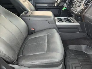 Ford F-350 Super Duty 2015 4x4 Platinum 4 puertas Crew Cab con batalla corta (6.8 pies) y eje simple