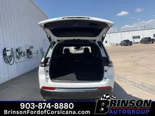 Jeep Grand Cherokee L 2024 4x4 Laredo 4dr SUV