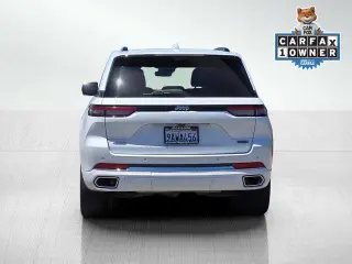 Jeep Grand Cherokee 2022 4x4 Overland 4dr SUV (lanzamiento a mitad de año)