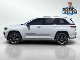 Jeep Grand Cherokee 2022 4x4 Overland 4dr SUV (lanzamiento a mitad de año)