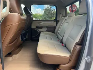 Ram 1500 2019 4x4 Laramie 4dr Crew Cab 5.6 ft. SB Pickup