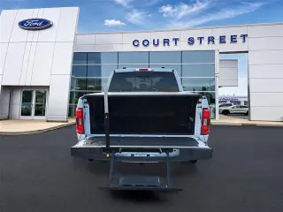 Ford F-150 2023 4x4 XLT Pickup 4 puertas SuperCrew Cajón de 5,5 pies SB