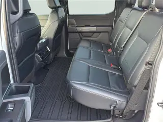 Ford F-150 2023 4x4 XLT Pickup 4 puertas SuperCrew Cajón de 5,5 pies SB