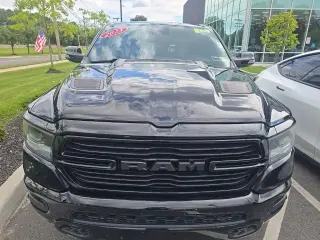 Ram 1500 2023 4x4 Laramie 4dr Cabina de tripulació́n 5.6 ft. SB Camioneta
