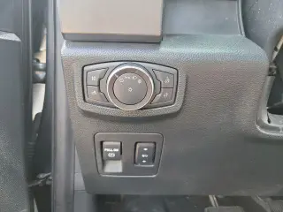 Ford F-150 2019 4x4 XLT 4p SuperCab 5.5 ft. CA