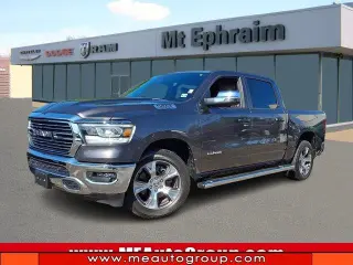 Ram 1500 2023 4x4 Laramie 4 puertas Cabina Amplia 5.6 pies. SB Pickup