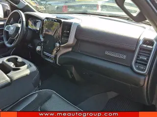 Ram 1500 2023 4x4 Laramie 4 puertas Cabina Amplia 5.6 pies. SB Pickup