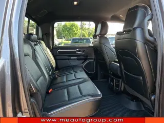 Ram 1500 2023 4x4 Laramie 4 puertas Cabina Amplia 5.6 pies. SB Pickup