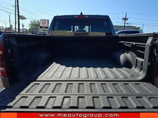Ram 1500 2023 4x4 Laramie 4 puertas Cabina Amplia 5.6 pies. SB Pickup