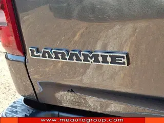 Ram 1500 2023 4x4 Laramie 4 puertas Cabina Amplia 5.6 pies. SB Pickup