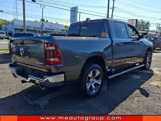 Ram 1500 2023 4x4 Laramie 4 puertas Cabina Amplia 5.6 pies. SB Pickup