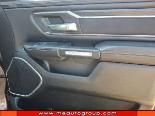 Ram 1500 2023 4x4 Laramie 4 puertas Cabina Amplia 5.6 pies. SB Pickup