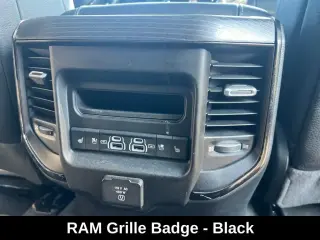 Ram 1500 2023 4x4 Limited 4p Camión de Cabaña Tripla 5.6 ft. SB Pickup