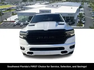 Ram 1500 2023 4x4 Limited 4p Camión de Cabaña Tripla 5.6 ft. SB Pickup